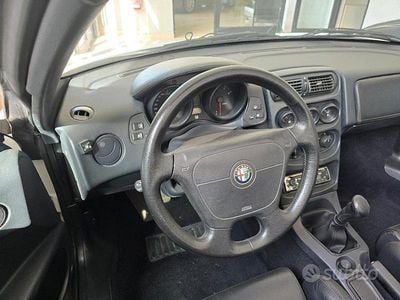 Usata Alfa Romeo Spider 122 CV (89 kW) 1996 Bianco Cabrio