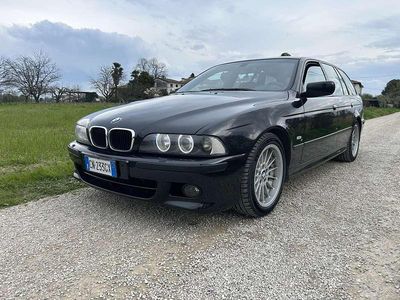 Usata BMW 525 Sport Line 180 CV (132 kW) 2003 Nero Station wagon