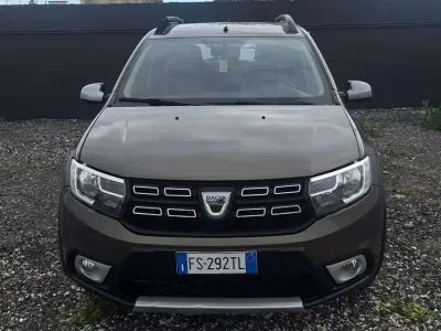 Usata Dacia Sandero Comfort 95 CV (69 kW) 2018 Marrone Berlina