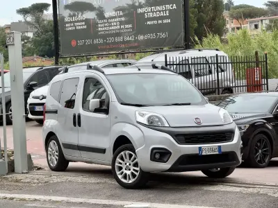 Usata Fiat Qubo Trekking 77 CV (56 kW) 2018 Argento Monovolume