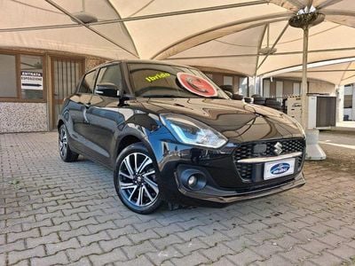 Usata Suzuki Swift 83 CV (61 kW) 2023 Metallizzato  nero Utilitaria