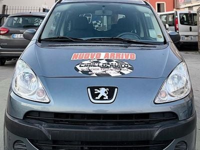 Usata Peugeot 1007 73 CV (53 kW) 2006 Blu Monovolume