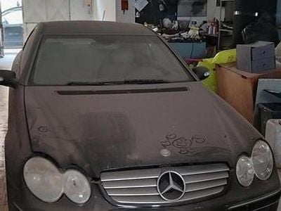 Usado Mercedes CLK270 170 CV (125 kW) 2003 Negro Coupe