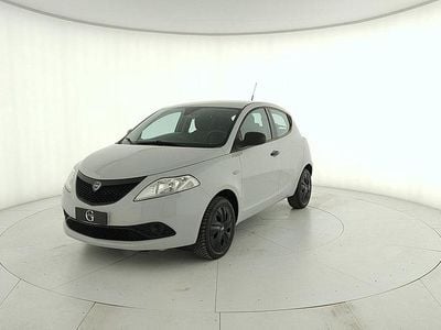 Begagnad Lancia Ypsilon S 69 HK (50 kW) 2019 Vit Halvkombi