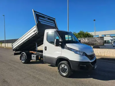 Usata Iveco Daily 136 CV (100 kW) 2023 Bianco