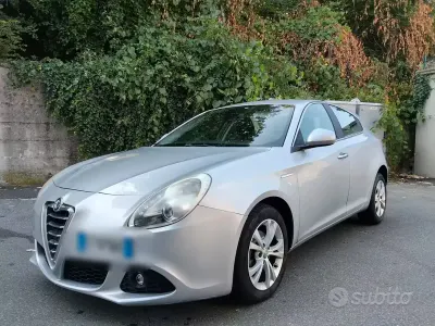 Usata Alfa Romeo Giulietta Distinctive 105 CV (77 kW) 2013 Grigio Utilitaria