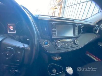 Usata Toyota RAV4 2017 Bianco SUV