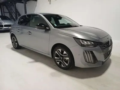 Usata Peugeot 208 Allure 101 CV (74 kW) 2024 Grigio Utilitaria