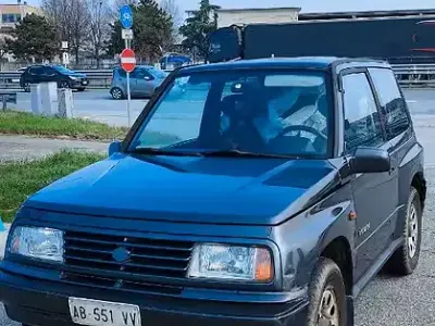 Usata Suzuki Vitara 96 CV (70 kW) 1994 Grigio Station wagon