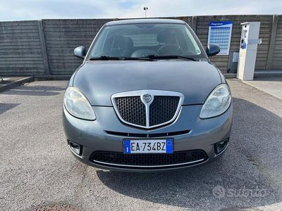 Usata Lancia Ypsilon 77 CV (56 kW) 2009 Grigio Utilitaria