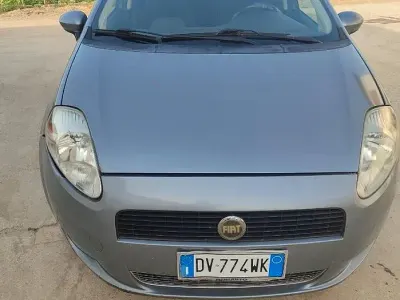 Usata Fiat Grande Punto 77 CV (56 kW) 2009 Grigio Utilitaria