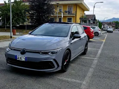 Usata VW Golf VIII R-line 150 CV (110 kW) 2024 Grigio Berlina
