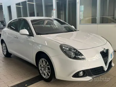 Usata Alfa Romeo Giulietta Super 120 CV (88 kW) 2017 Bianco Utilitaria