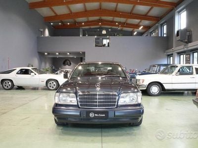 Usata Mercedes E200 136 CV (100 kW) 1996 Blu Cabrio