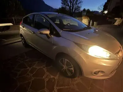 Usata Ford Fiesta Individual 95 CV (69 kW) 2010 Berlina