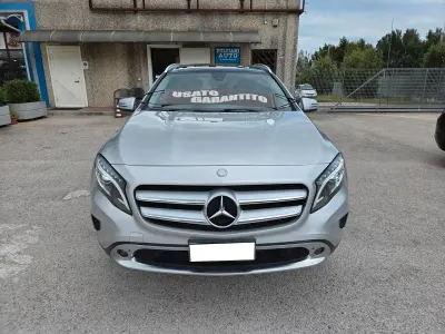Usata Mercedes GLA200 136 CV (100 kW) 2016 Argento SUV
