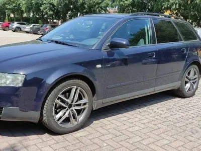 Usata Audi A4 131 CV (96 kW) 2004 Blu/azzurro Station wagon