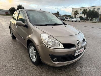 Usata Renault Clio II LE 100 CV (73 kW) 2008 Giallo Berlina