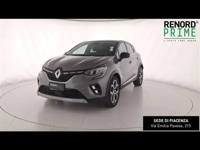 Usata Renault Captur Techno 94 CV (69 kW) 2023 Grigio scuro SUV