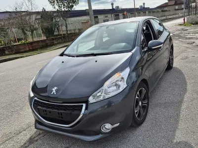 Usata Peugeot 208 Active 68 CV (50 kW) 2014 Utilitaria