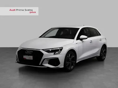 Usata Audi A3 S-Line 150 CV (110 kW) 2023 Bianco ghiacciaio metallizzato Berlina