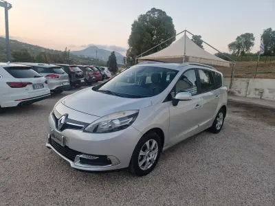 Usata Renault Scénic III 132 CV (97 kW) 2014 Grigio Monovolume