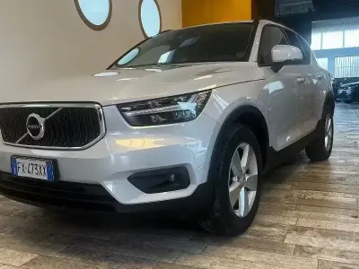 Usata Volvo XC40 Business Edition 150 CV (110 kW) 2019 Azzurro SUV