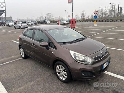 Usata Kia Rio 2013 Marrone Berlina