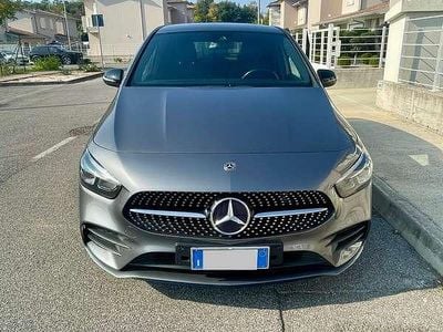 Usata Mercedes B200 Premium 163 CV (119 kW) 2021 Grigio Monovolume