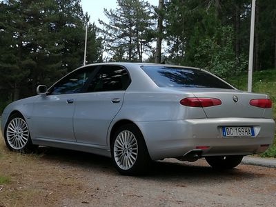 Alfa Romeo 166