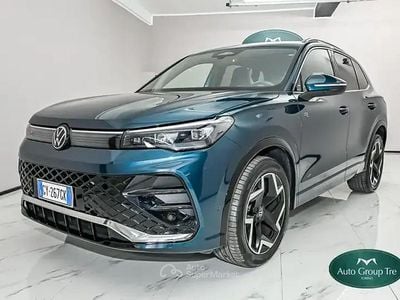Usata VW Tiguan R-line Plus 150 CV (110 kW) 2025 Nightshade blue SUV