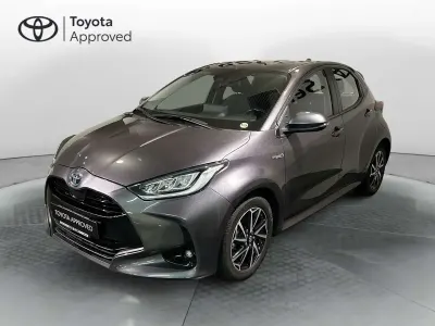 Usata Toyota Yaris Hybrid Comfort 116 CV (85 kW) 2021 Grigio Berlina