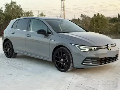 Usata VW Golf VIII 131 CV (96 kW) 2020 Grigio Berlina