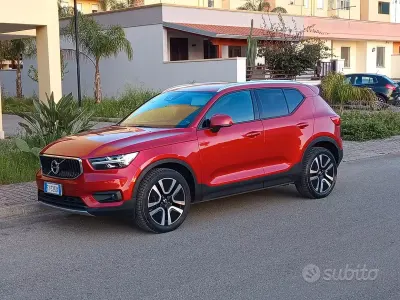 Usata Volvo XC40 150 CV (110 kW) 2019 Rosso SUV
