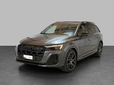 Usata Audi Q7 S-Line 286 CV (210 kW) 2025 Grigio daytona perla SUV