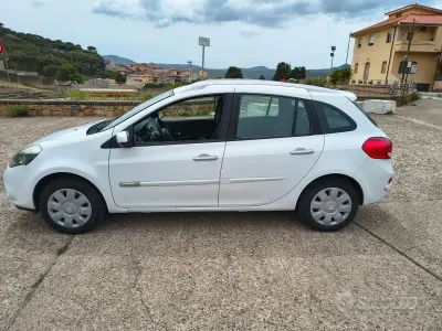 Begagnad Renault Clio GrandTour Luxe 75 HK (55 kW) 2010 Vit Kombi