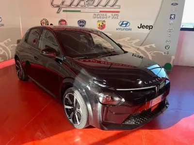 Usata Lancia Ypsilon 101 CV (74 kW) 2025 Nero Utilitaria