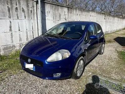 Usata Fiat Grande Punto 89 CV (65 kW) 2006 Blu Utilitaria