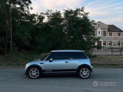 Usata Mini Cooper 80 CV (58 kW) 2005 Grigio Utilitaria