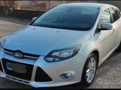 Usata Ford Focus Titanium 115 CV (84 kW) 2014 Grigio Berlina