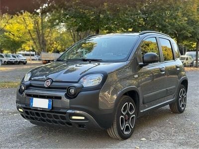 Begagnad Fiat Panda Cross Plus 70 HK (51 kW) 2022 Grå Halvkombi