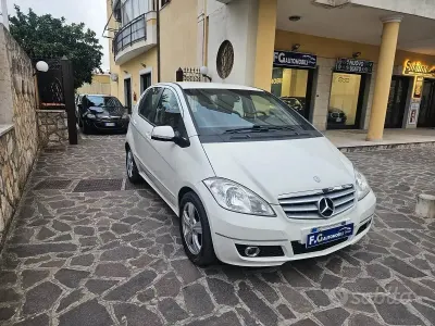 Usata Mercedes A180 Avantgarde 109 CV (80 kW) 2010 Bianco Berlina