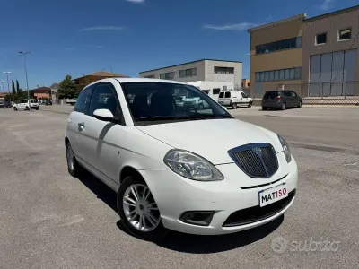 Usata Lancia Ypsilon 60 CV (44 kW) 2009 Marrone Utilitaria