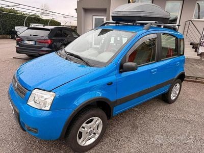 Usata Fiat Panda 4x4 Climbing 60 CV (44 kW) 2005 Blu Utilitaria