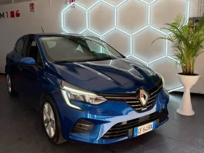 Usata Renault Clio V Initiale Paris 91 CV (66 kW) 2021 Blu Berlina