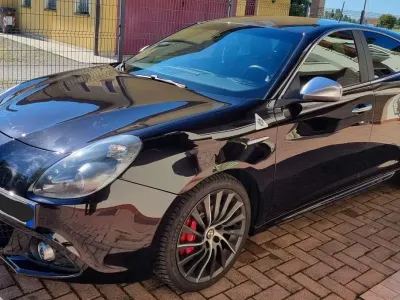 Usata Alfa Romeo Giulietta Quadrifoglio Verde 235 CV (172 kW) 2011 Utilitaria