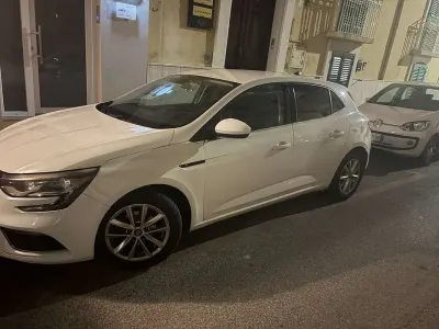 Usata Renault Mégane Life 90 CV (66 kW) 2016 Berlina