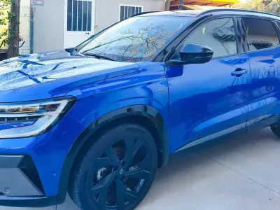 Usata Renault Austral Iconic Esprit Alpine 200 CV (147 kW) 2023 Blu/azzurro SUV