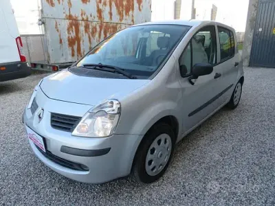Usata Renault Modus Dynamique 75 CV (55 kW) 2007 Grigio Monovolume