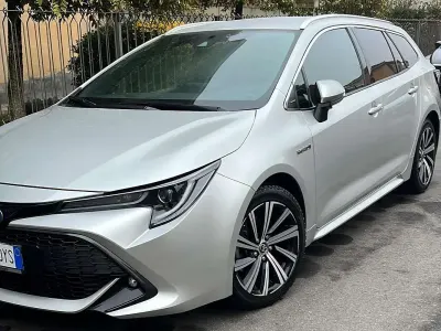 Usata Toyota Corolla Style 177 CV (130 kW) 2021 Argento Station wagon